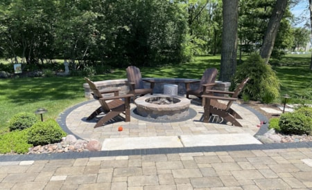 Outdoor fire pit patio